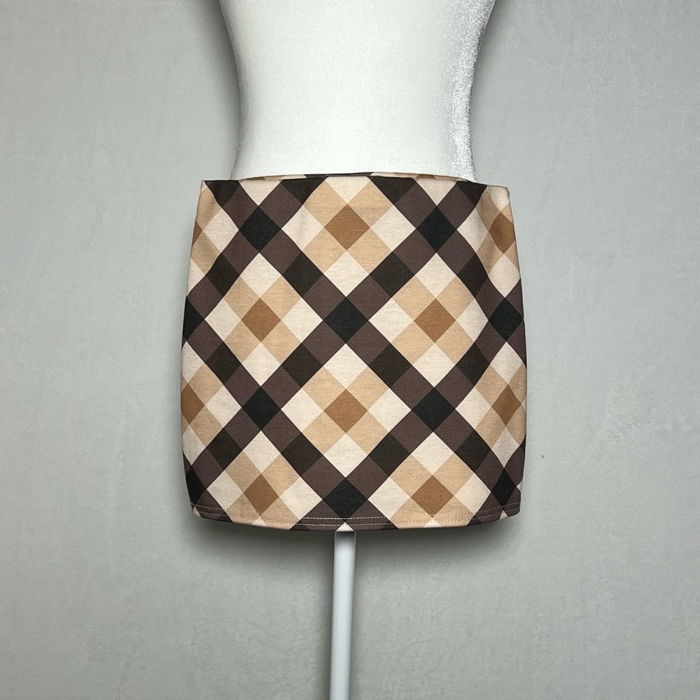 NASTY GAL Diagonal Plaid Mini Skirt in Brown Beige and Cream - size 6